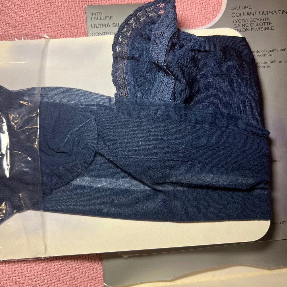 Vintage Christian Dior LAllure Ultra Silken Sheer Pantyhose Navy Blue Size‎ 1